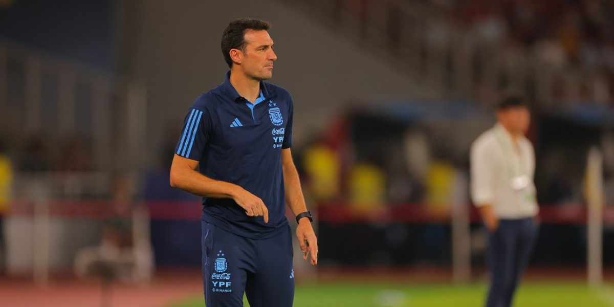 Para la fiesta de Maxi y Román: Lionel Scaloni y jugadores de la Selección Argentina llegan al país. Para la fiesta de Maxi y Román: Lionel Scaloni y jugadores de la Selección Argentina llegan al país.