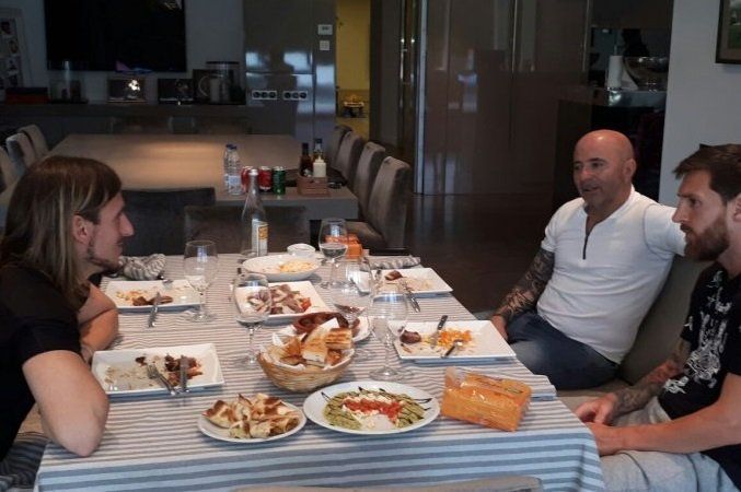 Messi recibió a Sampaoli en su casa