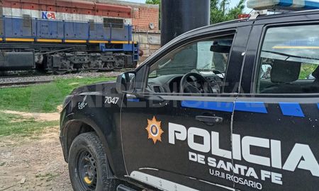 Un hombre fue ejecutado, de al menos seis balazos, este domingo a la mañana en el barrio Santa Lucía de Rosario. Un hombre fue ejecutado, de al menos seis balazos, este domingo a la mañana en el barrio Santa Lucía de Rosario.