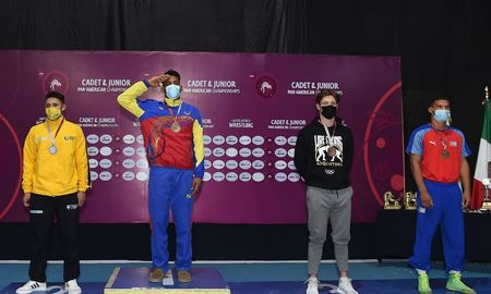 Franco Chialanza, de Santo Tomé, logró la medalla de bronce en Lucha Grecorromana en el Campeonato Panamericano Juvenil de Oaxtepec, México, y consiguió clasificar al Panamericano de Cali. Franco Chialanza, de Santo Tomé, logró la medalla de bronce en Lucha Grecorromana en el Campeonato Panamericano Juvenil de Oaxtepec, México, y consiguió clasificar al Panamericano de Cali.