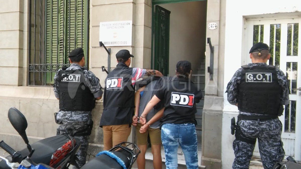 El joven fue trasladado a la sede de la Divisi&oacute;n Homicidios de la PDI.&nbsp;