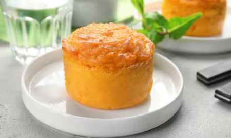 El souffle de calabaza es ideal como principal o guarnición. El souffle de calabaza es ideal como principal o guarnición.
