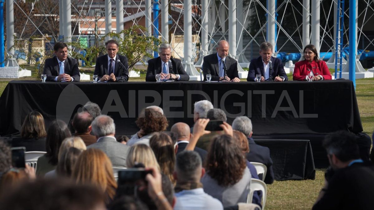 El intendente Jatón reclamó una mayor participación de Santa Fe en el reparto de los subsidios para el transporte y en la escena nacional.