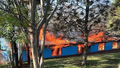 Acusan a un nene 13 años de incendiar una escuela histórica en Misiones: quedó destruida por completo