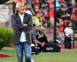Colón empató con Huracán en el estreno de Néstor Gorosito como entrenador. Colón empató con Huracán en el estreno de Néstor Gorosito como entrenador.