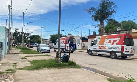 Dos unidades sanitarias llegaron al domicilio para socorrer a la mujer. Dos unidades sanitarias llegaron al domicilio para socorrer a la mujer.