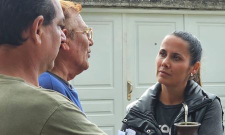 Elegimos terminar la campaña como la empezamos: en la calle, escuchando a los vecinos, dijo Jorgelina Mudallel. Elegimos terminar la campaña como la empezamos: en la calle, escuchando a los vecinos, dijo Jorgelina Mudallel.
