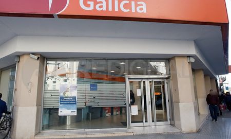 Las operaciones investigadas ocurrieron en la sucursal del banco Galicia ubicada de San Martín y Tucumán, en la ciudad de Santa Fe.