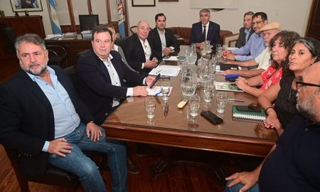 Las paritarias 2026 en Santa Fe comenzaron con reclamos por recomposición salarial. Las paritarias 2026 en Santa Fe comenzaron con reclamos por recomposición salarial.
