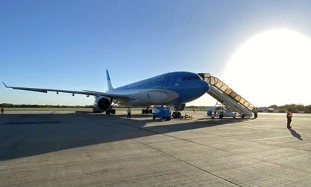 El vuelo AR1060 de Aerolíneas Argentinas antes de partir hacia Rusia.&nbsp;