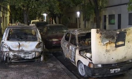 Incendio en una concesionaria de Villa Luro.