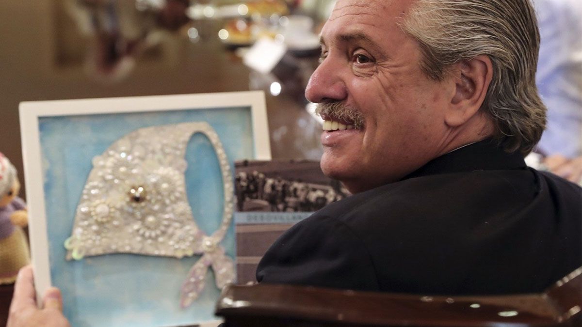 El Presidente recibe en Casa de Gobierno a representantes de organizaciones de derechos humanos