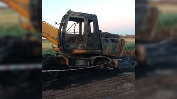 Investigan el incendio de una máquina de Obras Públicas en Helvecia