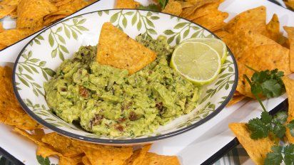 Cómo hacer guacamole en casa, la receta mexicana más sencilla y auténtica