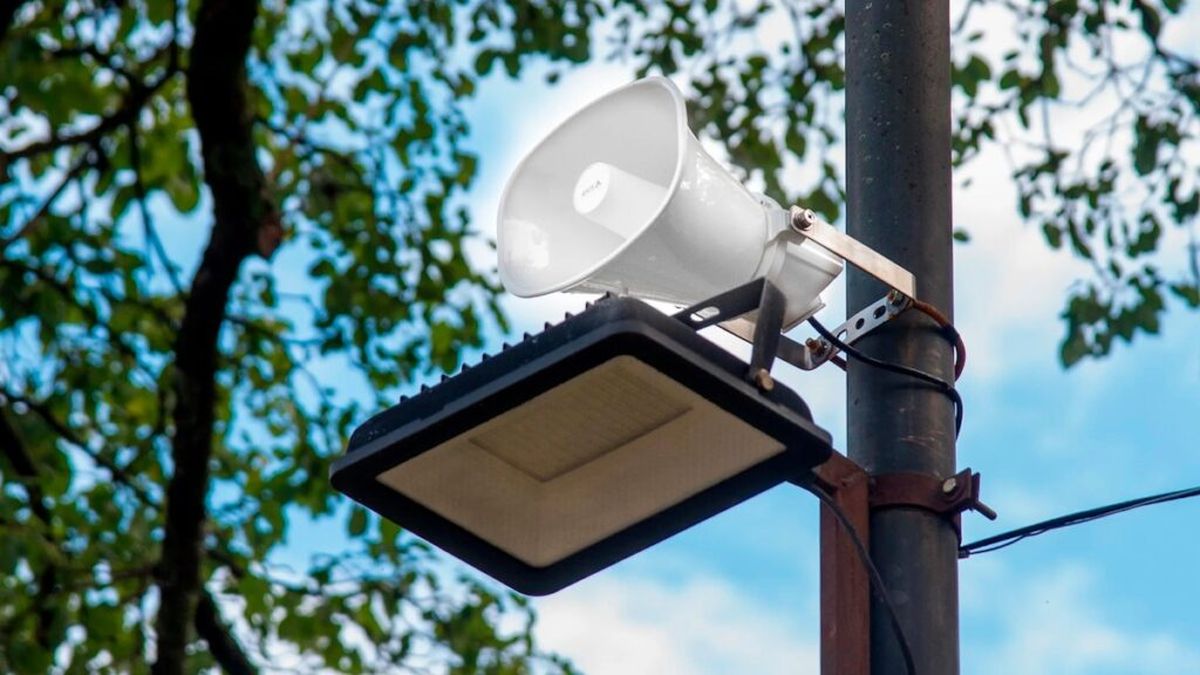 Con altavoces se advierten a los ciudadanos de San Miguel de Tucumán ante una infracción. Con altavoces se advierten a los ciudadanos de San Miguel de Tucumán ante una infracción.