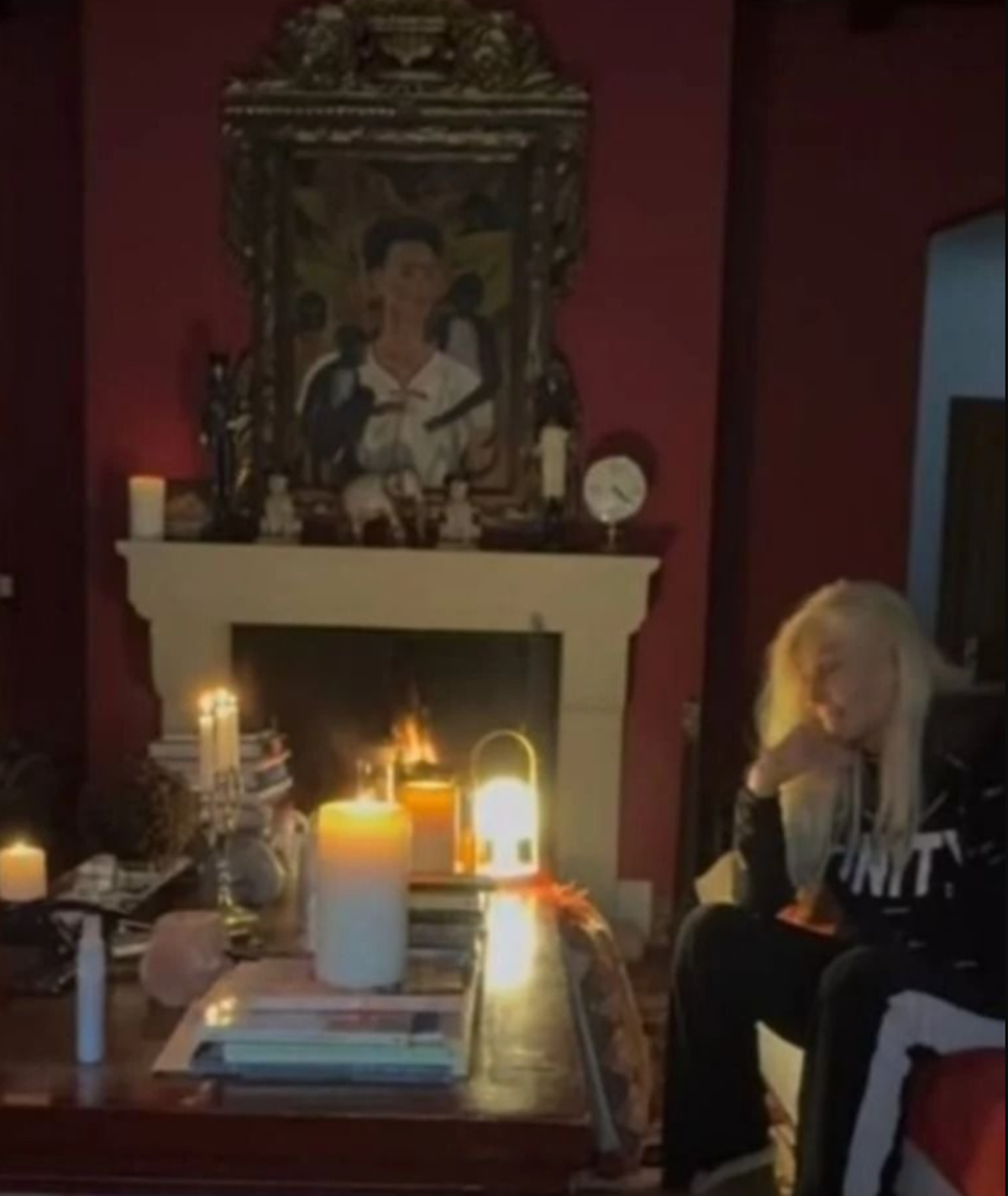 Susana Giménez tiene "Autorretrato con monos", una de las obras de Frida Kahlo, en su living. Susana Giménez tiene "Autorretrato con monos", una de las obras de Frida Kahlo, en su living.