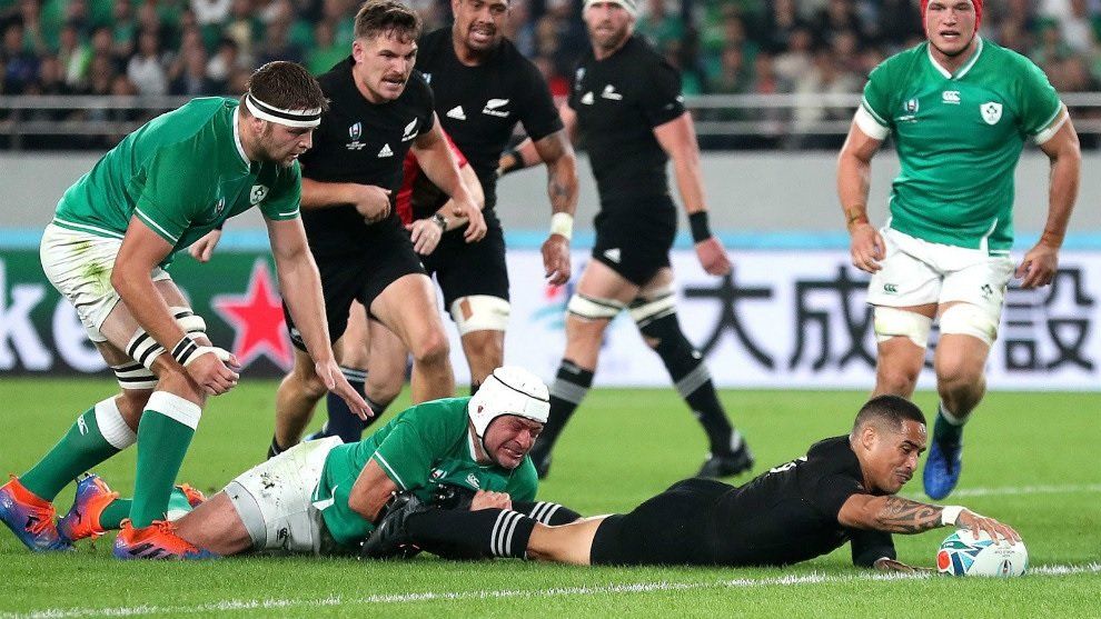 Nueva Zelanda goleó a Irlanda y jugará en semifinales con Inglaterra