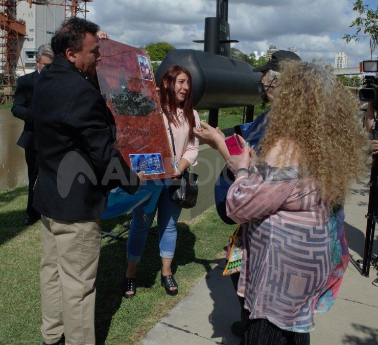 Los compañeros de trabajo de Jorge Suárez -el papá de Germán-, le entregaron un presente.