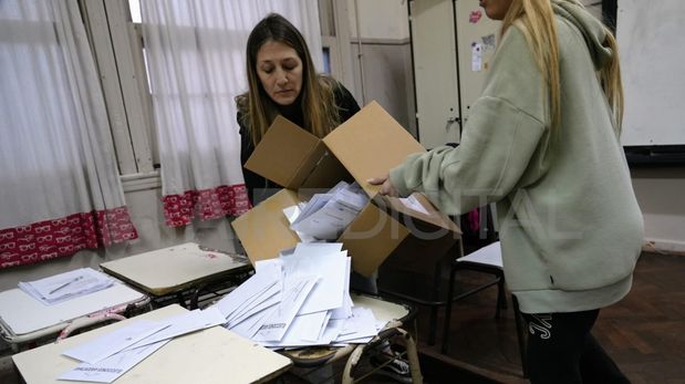 El proyecto de reforma electoral presentado por el gobierno nacional prevé la eliminación de las elecciones Paso.