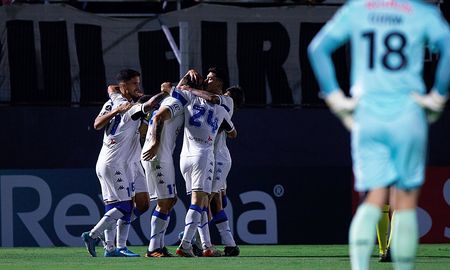 velez empato con bragantino y aseguro la clasificacion de estudiantes en la copa conmebol libertadores