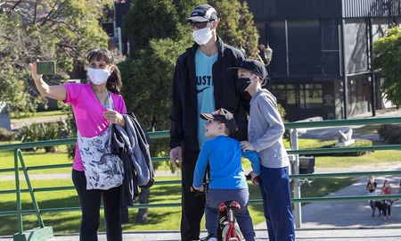 El Ministerio de Salud agregó un nuevo criterio para detectar casos sospechosos de coronavirus en pacientes de hasta 18 años. El Ministerio de Salud agregó un nuevo criterio para detectar casos sospechosos de coronavirus en pacientes de hasta 18 años.