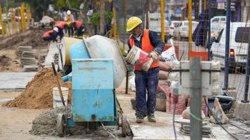 Acuerdo Capital: la pavimentación de calle Larrea y avenida Peñaloza entra en la etapa final