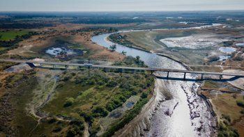 La bajante del Salado es histórica: el río vuelve a caer a su nivel mínimo desde 1952