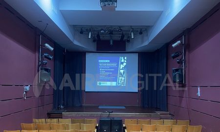La proyección se hizo este miércoles en el Foro Cultural de la UNL. La proyección se hizo este miércoles en el Foro Cultural de la UNL.