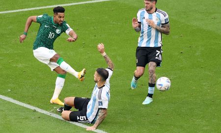 Arabia Saudita salió al complemento con todo y le dio vuelta el partido a la Selección Argentina en cinco minutos. Arabia Saudita salió al complemento con todo y le dio vuelta el partido a la Selección Argentina en cinco minutos.