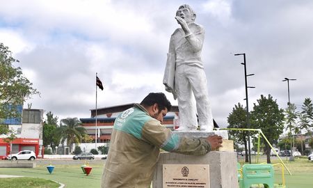 El trabajo fue realizado por Mauricio Gómez, profesor de Artes Visuales que trabaja en el taller de Restauración de la Municipalidad de Santa Fe. El trabajo fue realizado por Mauricio Gómez, profesor de Artes Visuales que trabaja en el taller de Restauración de la Municipalidad de Santa Fe.