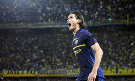 Edinson Cavani celebra su gol ante Godoy Cruz, que le dio la clasificación al Xeneize a los cuartos de final de la Copa de la Liga, donde enfrentará a River. Foto: Prensa Boca. Edinson Cavani celebra su gol ante Godoy Cruz, que le dio la clasificación al Xeneize a los cuartos de final de la Copa de la Liga, donde enfrentará a River. Foto: Prensa Boca.