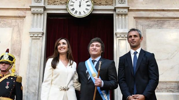 Aire de Santa Fe | Javier Milei Martin Menem y Victoria Villerruel.jpg