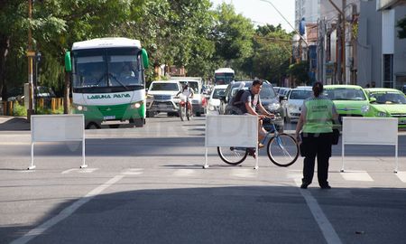 Por los trabajos de bacheo que lleva adelante la Municipalidad de Santa Fe, habrá al menos desvíos en algunas calles del micro y macrocentro santafesino. Por los trabajos de bacheo que lleva adelante la Municipalidad de Santa Fe, habrá al menos desvíos en algunas calles del micro y macrocentro santafesino.