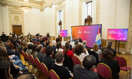 Santa Fe consolida una estrategia de internacionalización con eje en producción, innovación y desarrollo territorial. Santa Fe consolida una estrategia de internacionalización con eje en producción, innovación y desarrollo territorial.