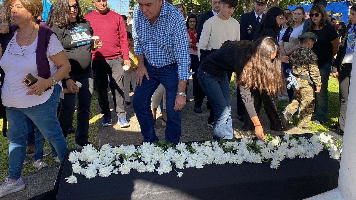 Schweighofer destacó que los veteranos mantienen una labor constante de ayuda y solidaridad: “Nosotros estamos todo el año, no es que aparecemos ahora el 2 de abril Schweighofer destacó que los veteranos mantienen una labor constante de ayuda y solidaridad: “Nosotros estamos todo el año, no es que aparecemos ahora el 2 de abril