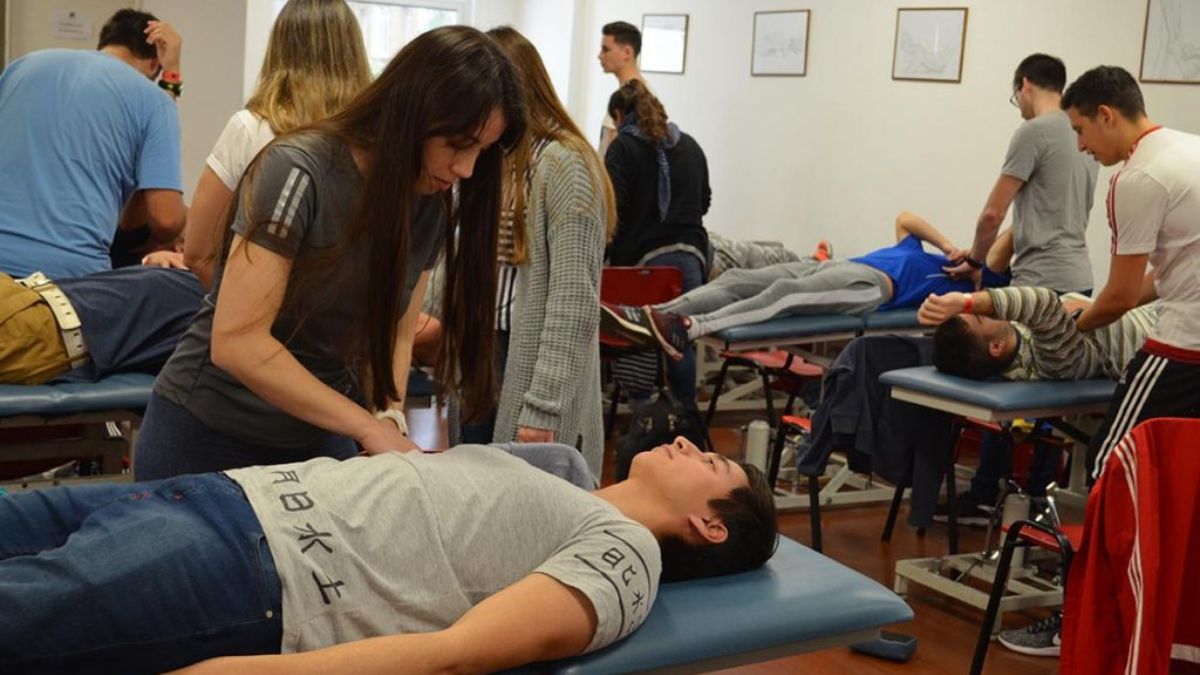 Ya están abiertas las inscripciones a la carrera de Kinesiología en la Universidad del Gran Rosario