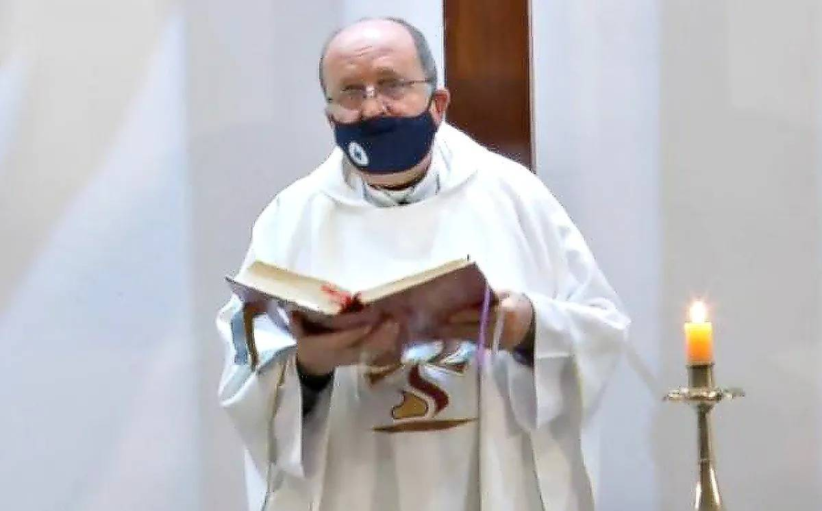 La justicia les otorgó una restricción perimetral contra Mario Antonio Cargnello, arzobispo de Salta 