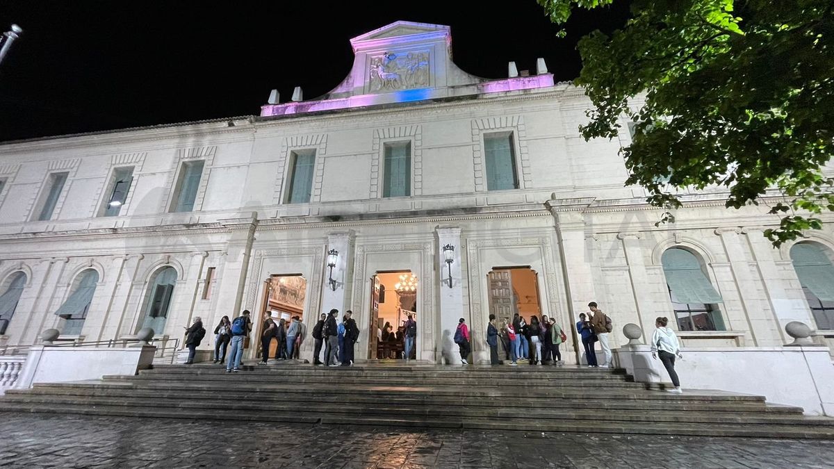 La toma en la facultad de Derecho (UNL) arrancó minutos antes de las 20 de este miércoles y se extendió hasta las 9 del jueves. La toma en la facultad de Derecho (UNL) arrancó minutos antes de las 20 de este miércoles y se extendió hasta las 9 del jueves.