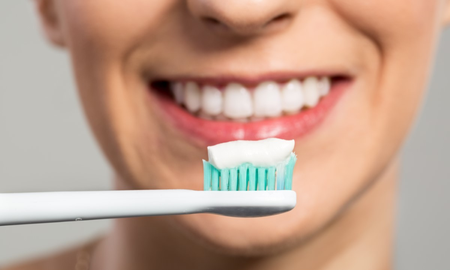 El momento de lavarse los dientes es clave para prevenir caries. El momento de lavarse los dientes es clave para prevenir caries.