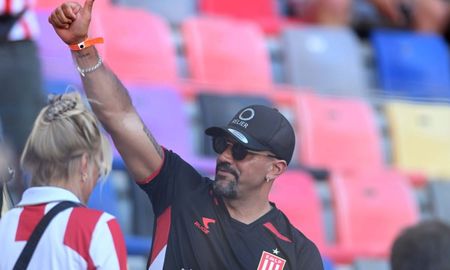 Verón está en el Madre de Ciudades presenciando la final del Torneo Clausura. Verón está en el Madre de Ciudades presenciando la final del Torneo Clausura.