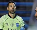 Cristian Lucchetti cruzó a Juan Manuel Azconzábal tras su salida de Atlético Tucumán. Cristian Lucchetti cruzó a Juan Manuel Azconzábal tras su salida de Atlético Tucumán.