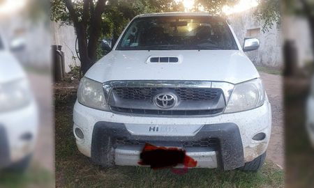 La camioneta en la que circulaba el prófugo fue secuestrada por la policía. La camioneta en la que circulaba el prófugo fue secuestrada por la policía.