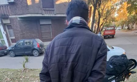El ladrón quedó fue trasladado a sede policial y quedó a disposición de la Justicia. El ladrón quedó fue trasladado a sede policial y quedó a disposición de la Justicia.