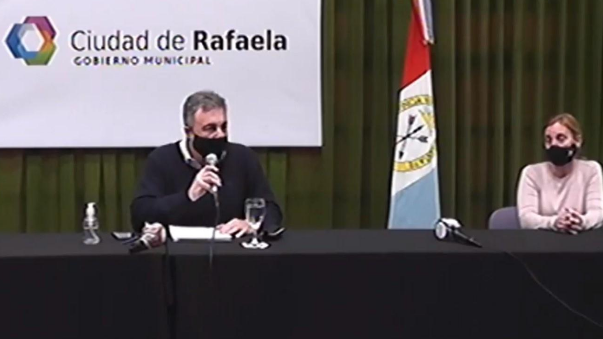 El intendente dio una conferencia de prensa este martes por la mañana