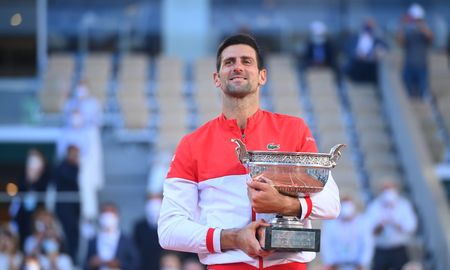 Novak Djokovic volvió a ganar Roland Garros luego de vencer al griego Stefanos Tsitsipas por 6-7 (6-8), 2-6, 6-3, 6-2 y 6-4. Novak Djokovic volvió a ganar Roland Garros luego de vencer al griego Stefanos Tsitsipas por 6-7 (6-8), 2-6, 6-3, 6-2 y 6-4.