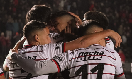 Colón le ganó 3-0 a Almagro por la fecha 14 de la Primera Nacional. Colón le ganó 3-0 a Almagro por la fecha 14 de la Primera Nacional.