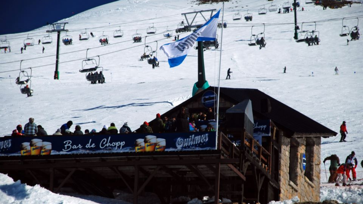 Comer en Bariloche ya cuesta lo mismo que en EEUU: $ 18.000 un pancho y una gaseosa