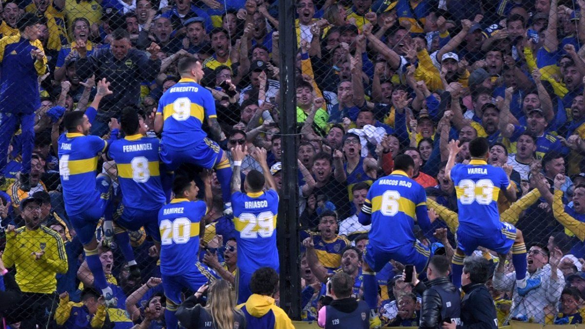 Boca venció a River en el superclásico con un cabezazo de Benedetto.