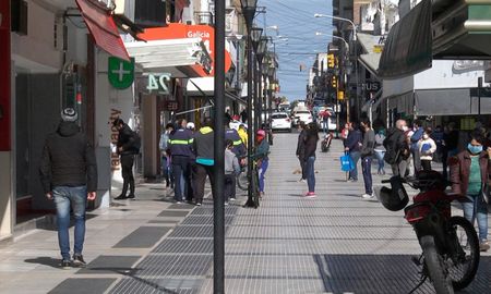 Actualmente en Paraná hay 150 casos, ese es el acumulado al día de la fecha y la preocupación pasa por el seguimiento día a día de cada uno de los casos. Actualmente en Paraná hay 150 casos, ese es el acumulado al día de la fecha y la preocupación pasa por el seguimiento día a día de cada uno de los casos.