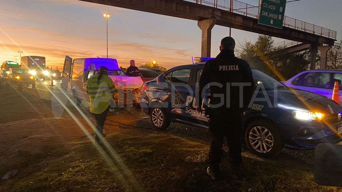 Personal policial y de tránsito realiza un operativo sobre la 168.